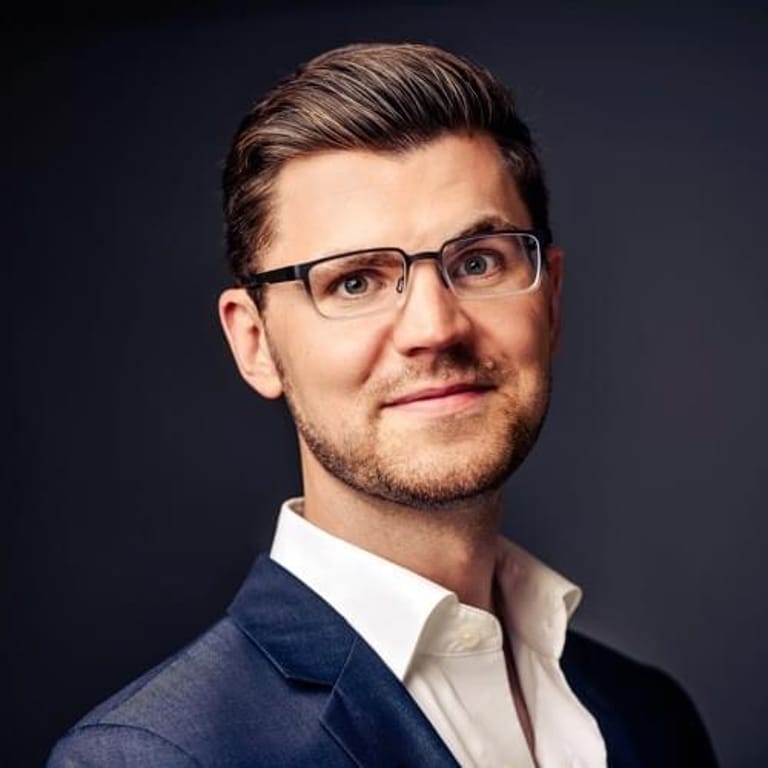 Jake Runestad
