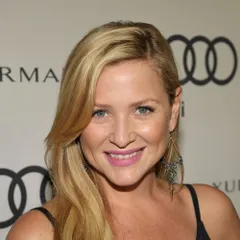 Jessica Capshaw