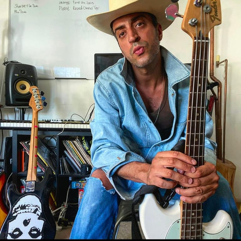 Julio Tavarez (Bassist)
