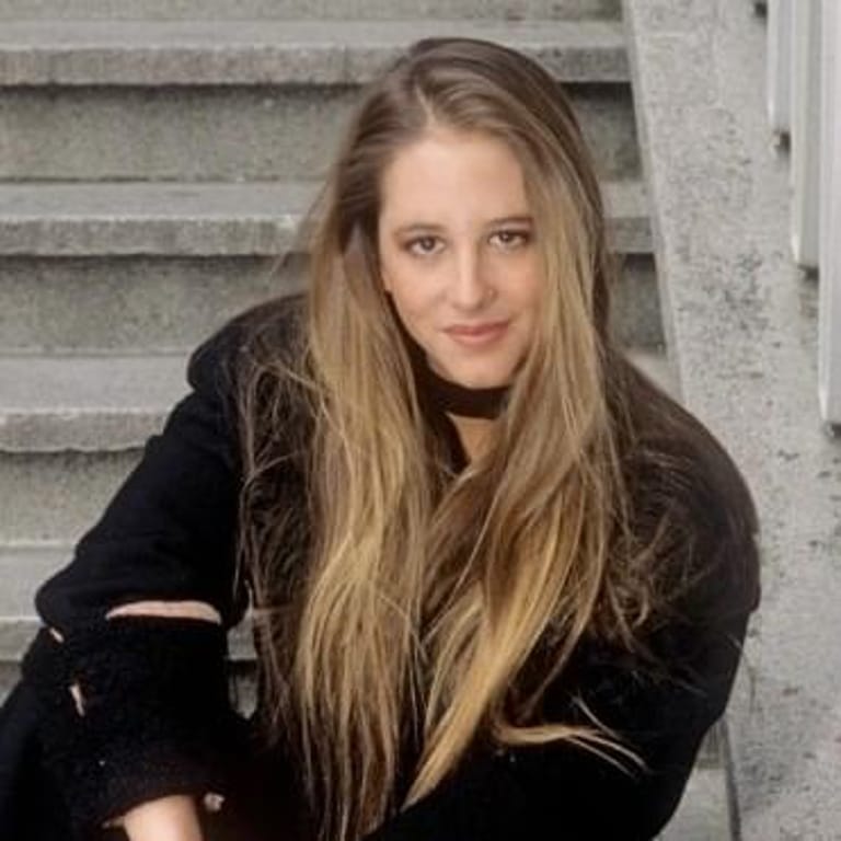 Keely Hawkes