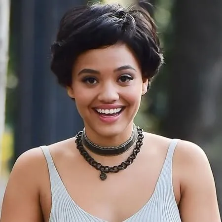 Kiersey Clemons