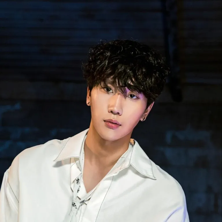 Lee Hyun Seok (이현석)