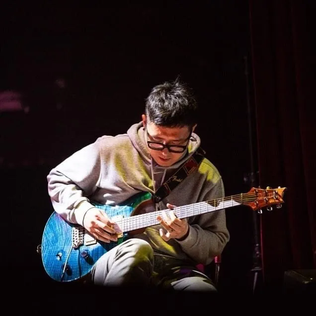 이현승 (Lee Hyun Seung) (guitarist)