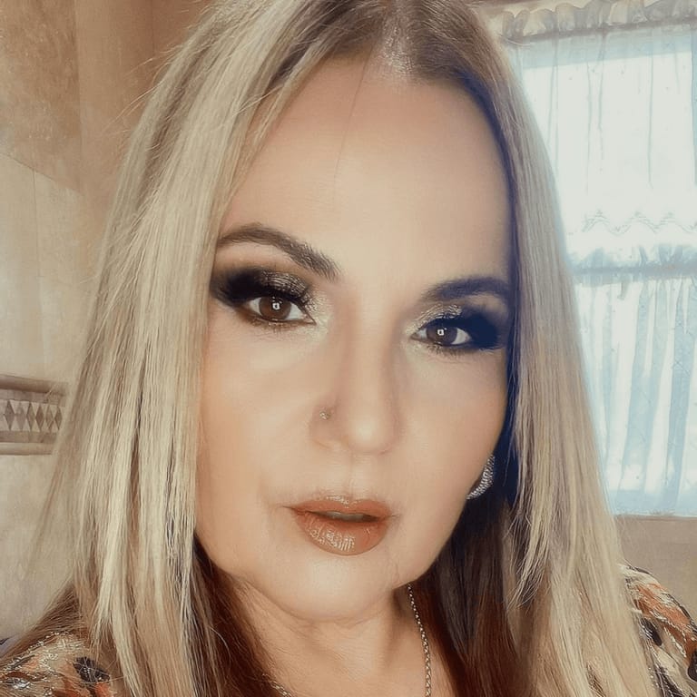 Leyla Hoyle