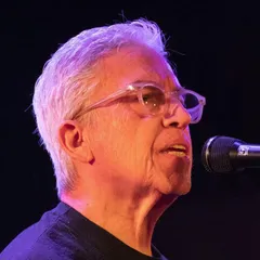 Louie Pérez