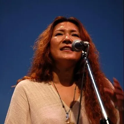 山根麻以 (Mai Yamane)