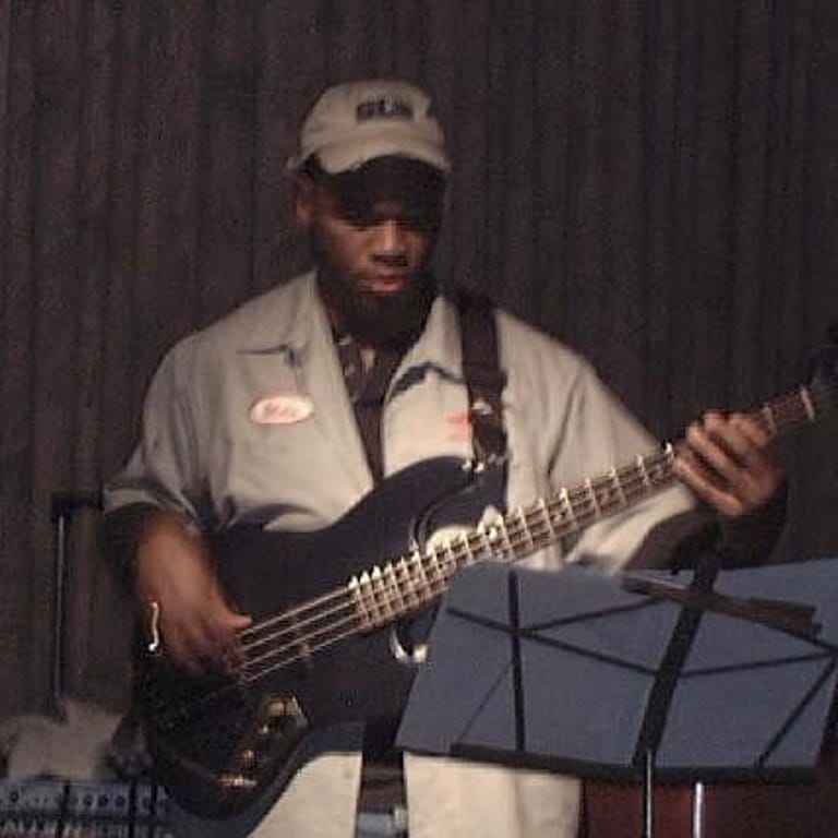Mark Peterson (Bass)