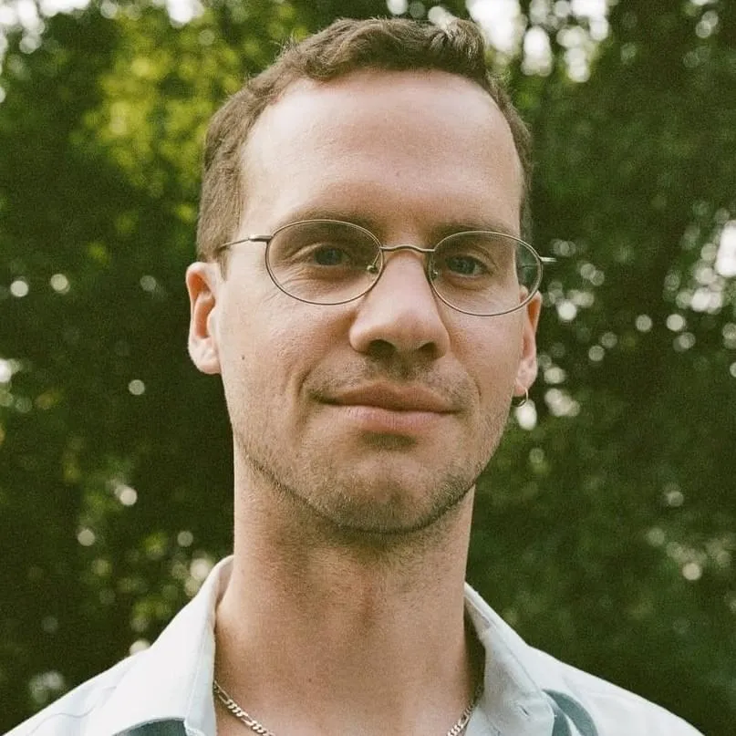 Max Kakacek