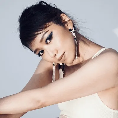 脇阪真由 (Mayu Wakisaka)