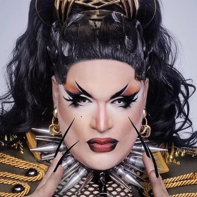 Megami (Drag)