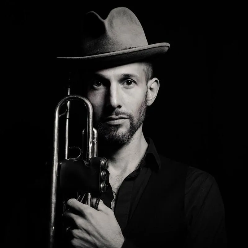 Michael Leonhart