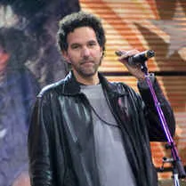 Mickey Raphael