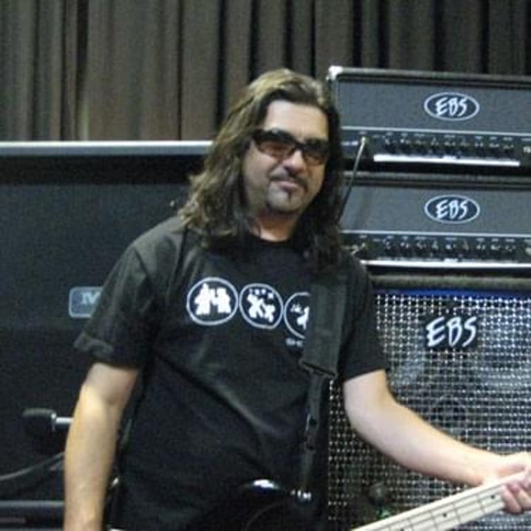 Mike Davis (Bassist)