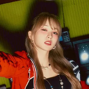NANA (WOOAH)