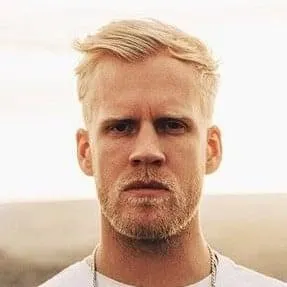 Oliver Dickinson