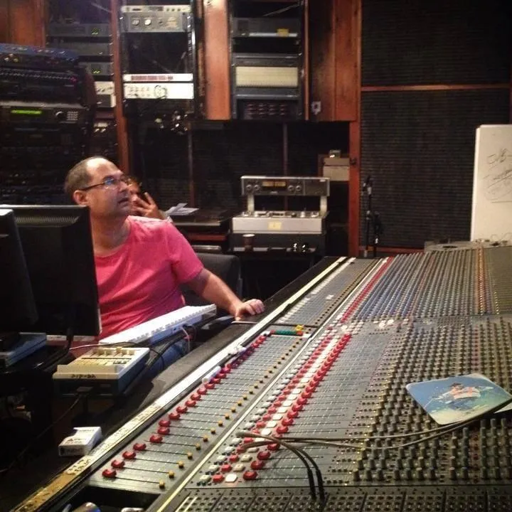 Ron Tichon - רון תיכון