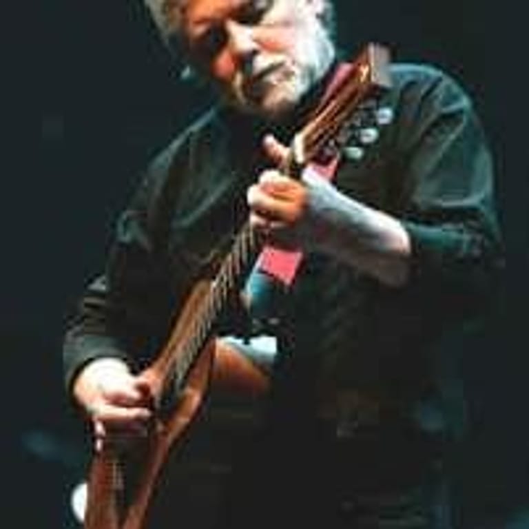 Simon Nicol