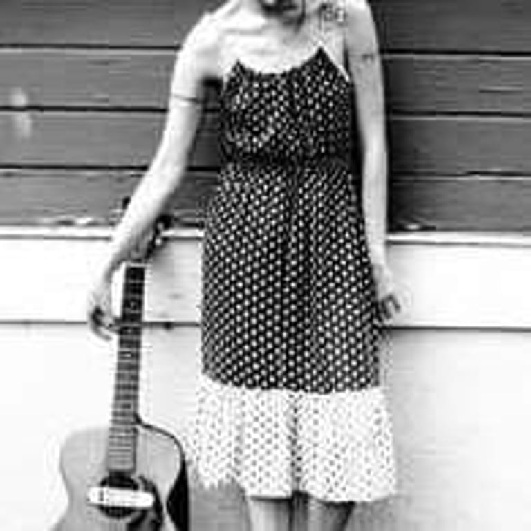 Simone White