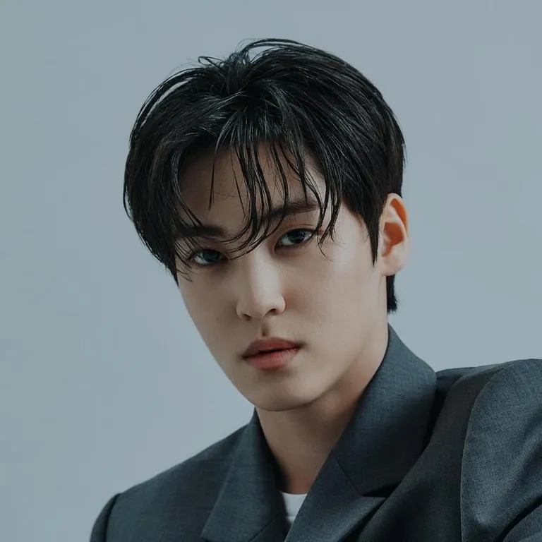 SONG YUVIN (송유빈)