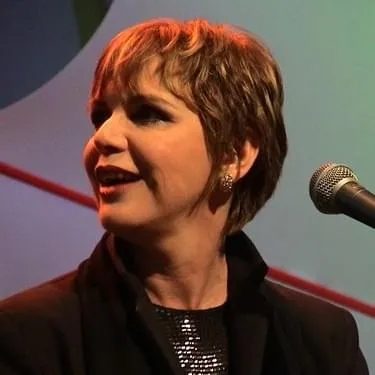Sylvinha Araújo