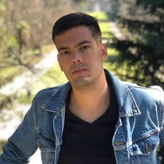 Tiê Castro