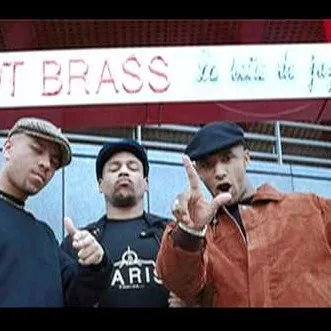 Tout Simplement Noir