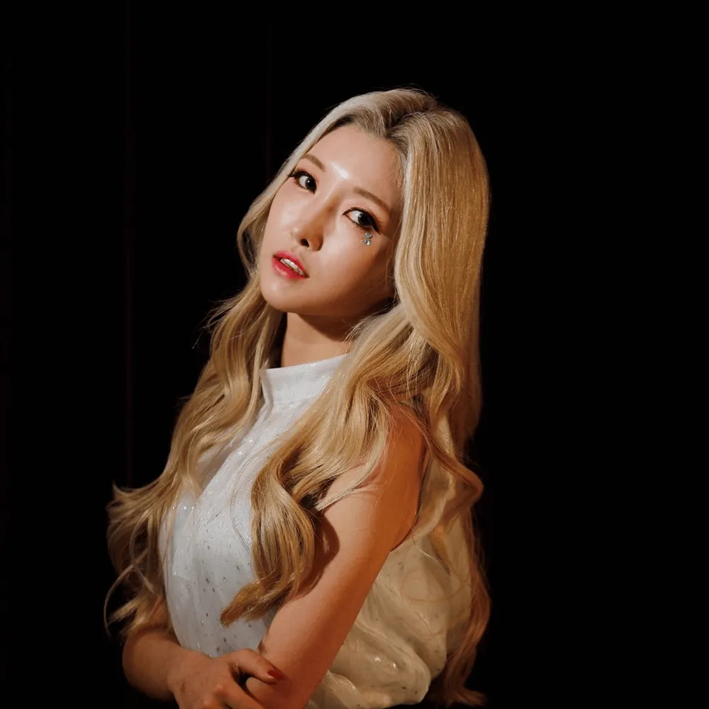 UHEE (유희)