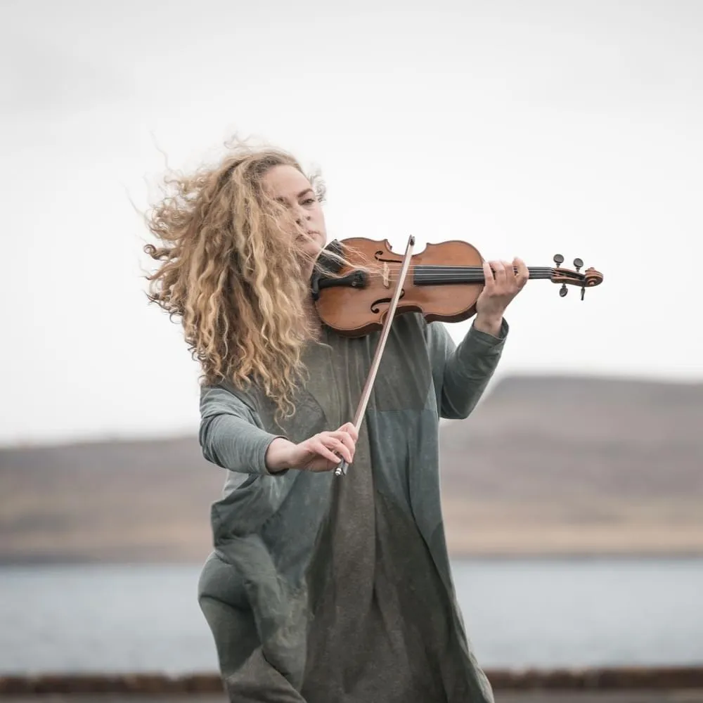 Una Sveinbjarnardóttir