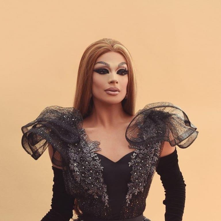 Valentina (Drag Queen)