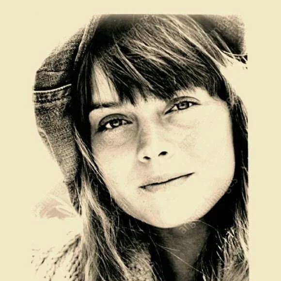 Valerie Carter