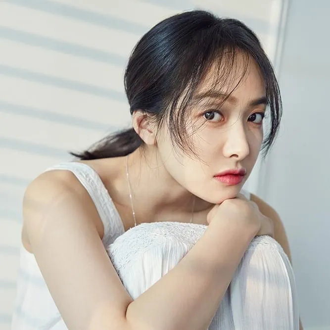 宋茜 (Victoria Song)