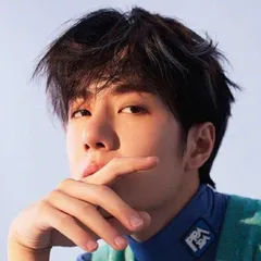 王一博 (WANG YIBO)