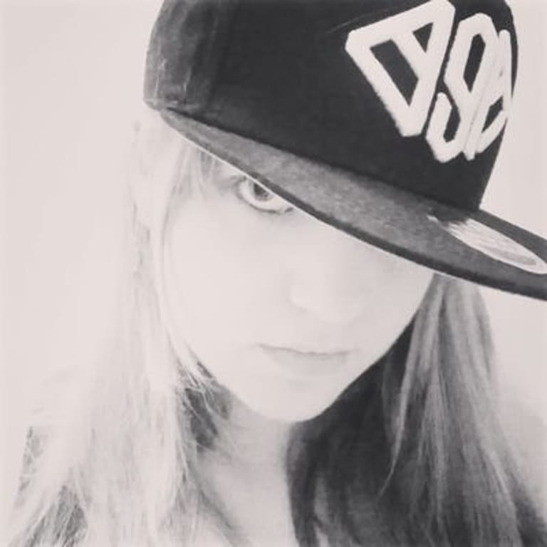 WhiteEnglishGirl