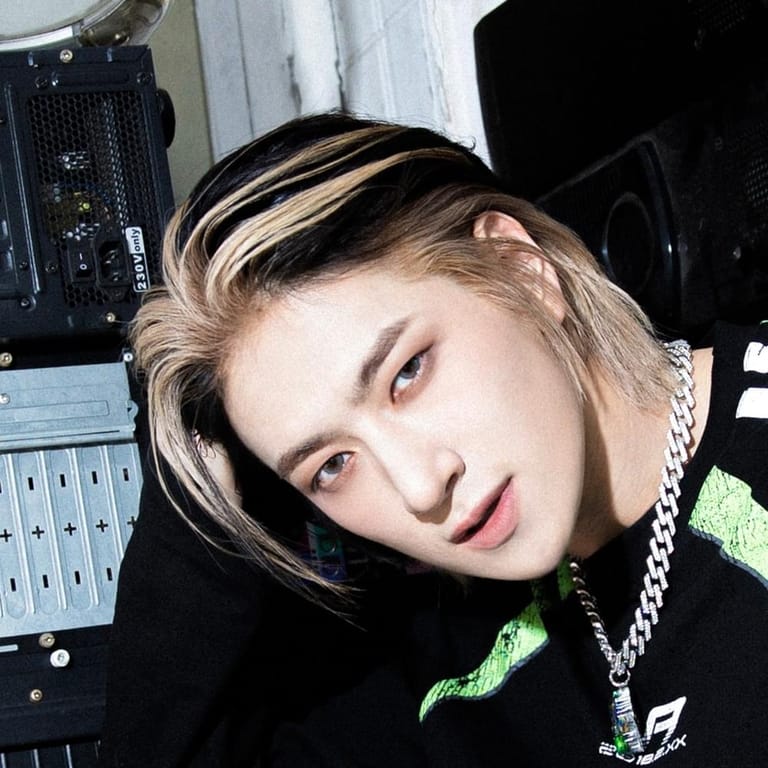 YOONWOO (TRENDZ)