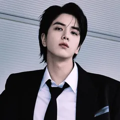 Younghoon (THE BOYZ)
