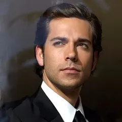 Zachary Levi