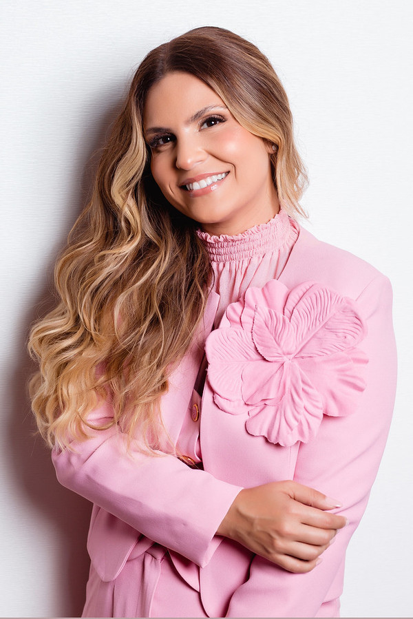 Aline Barros
