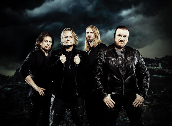 Axxis (2)