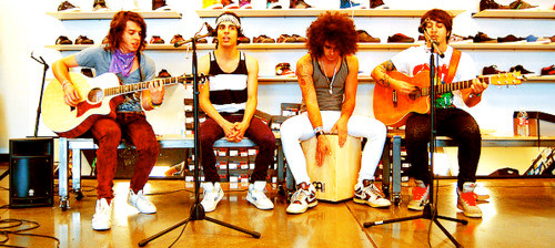 Cash Cash (3)