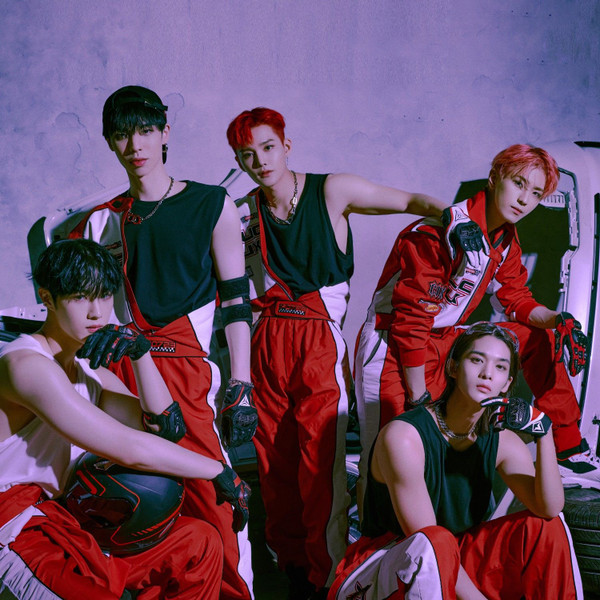 CIX (2)
