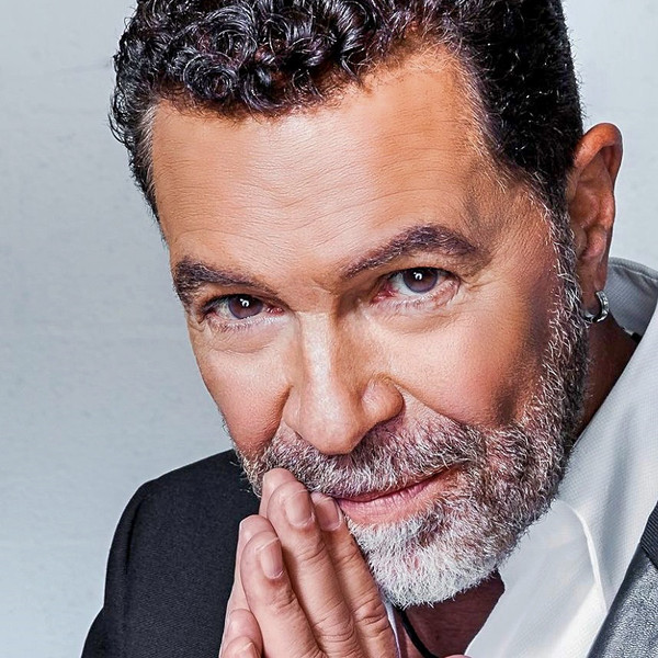 Clint Holmes