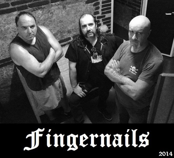 Fingernails (2)