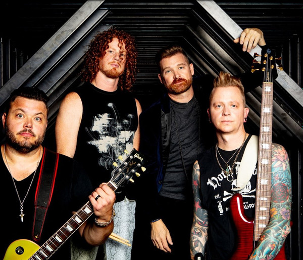 Hinder (2)