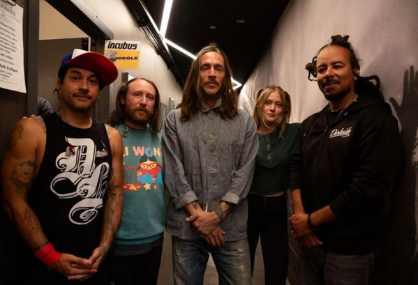 Incubus (2)
