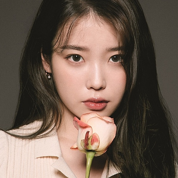 IU (3)