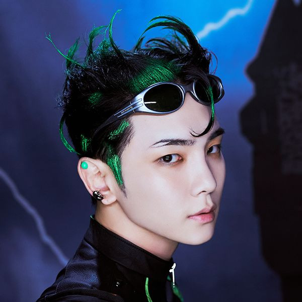 Key (33)