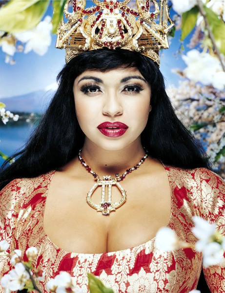 La Camilla
