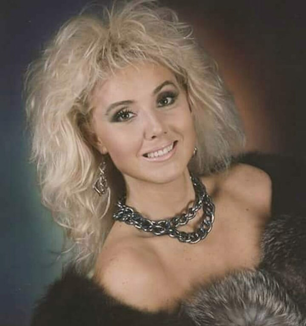 Lepa Brena