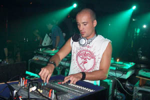 Manu Kenton
