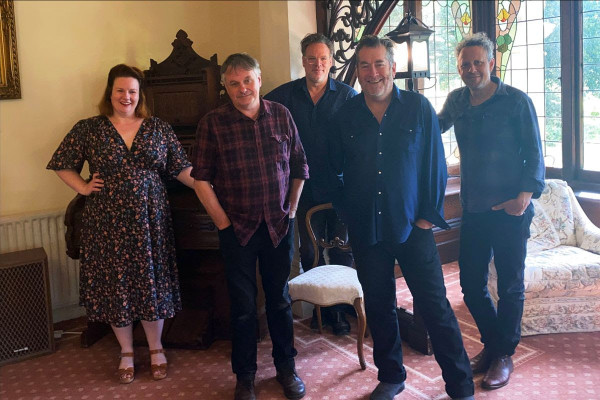 Mick Thomas And The Roving Commission